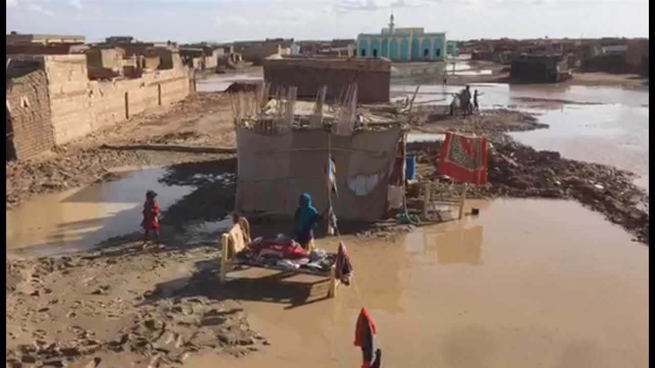 آثار الدمار الذي خلفته الأمطار الغزيرة في العاصمة السودانية