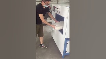 Pillow roll packing machine