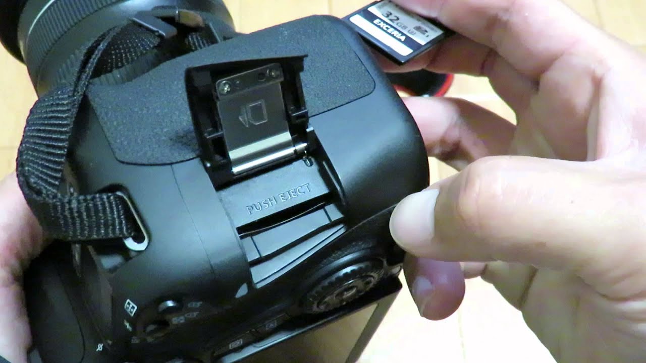 デジタル一眼レフ【キヤノンEOS 70D】SDカードの挿入・取出し - YouTube