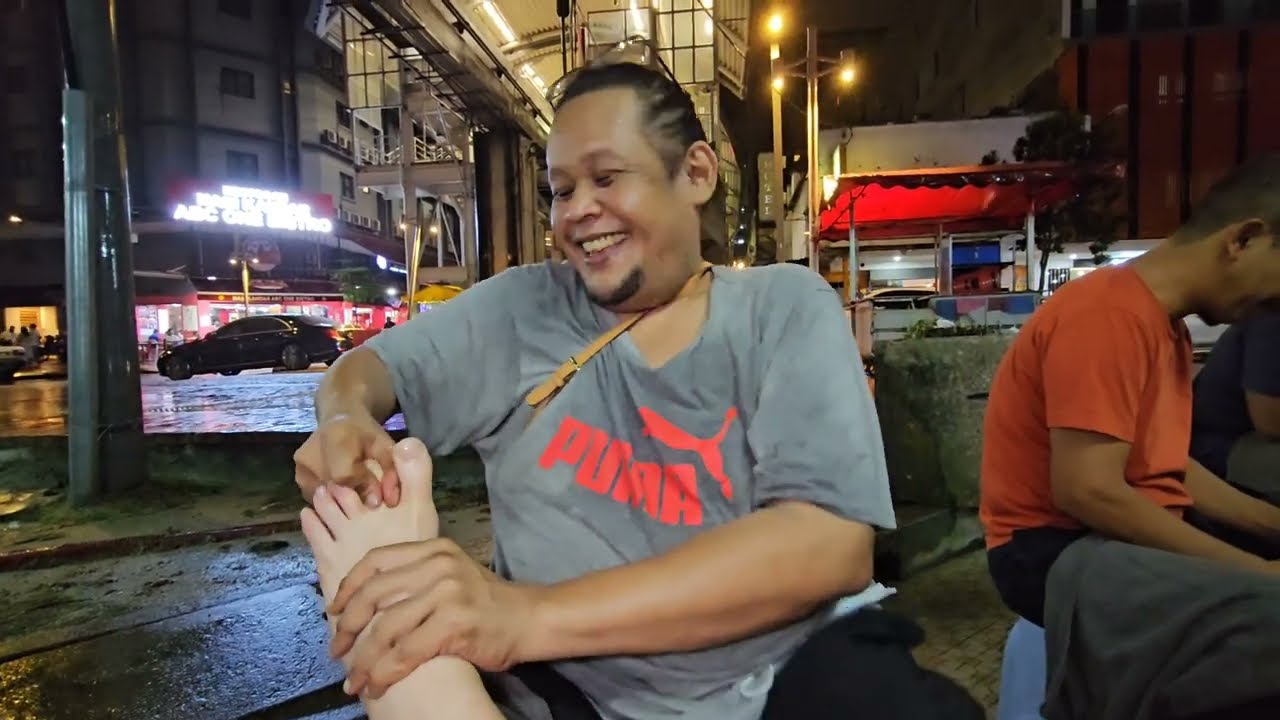 5 MALAYSIAN STREET MASSAGE  in the RAIN w Sham in Kuala Lumpur  Unintentional ASMR