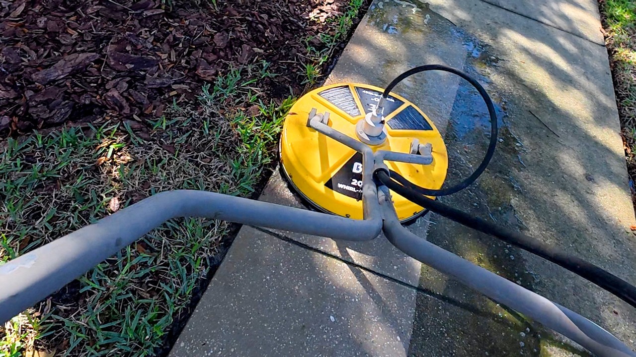 Driveway Pressure Washing in FishHawk, Florida | Removing Algae & Mildew with Post Treatment