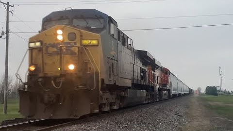 CSX M511 passes Anna at MP 105 with cool K5LA, BNSF trailing, and oldest CW44AC leading!!!