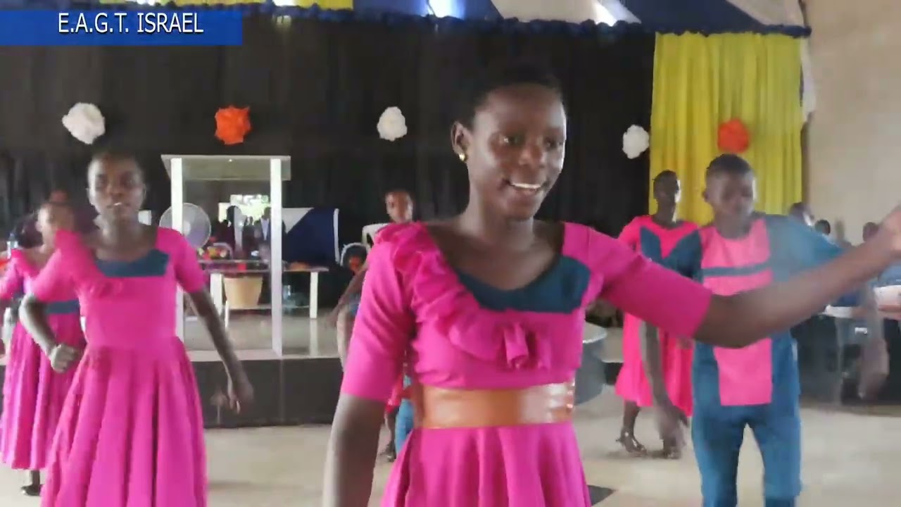 Tazama walivyo imba siku ya ndoa ISRAEL KWAYA