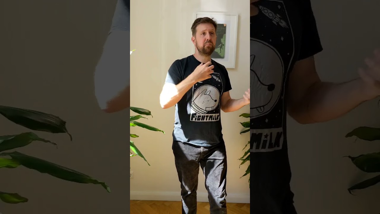 What are some common challenges that game developers face when conducting player interviews?