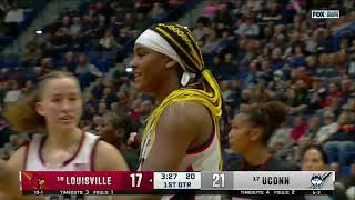 UConn vs Louisville - 12/16/2023 screenshot 5