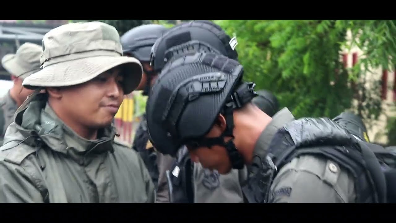 Lulus Pendidikan Polisi Ditempatkan Di BRIMOB ! Harus melalui Tradisi ini..