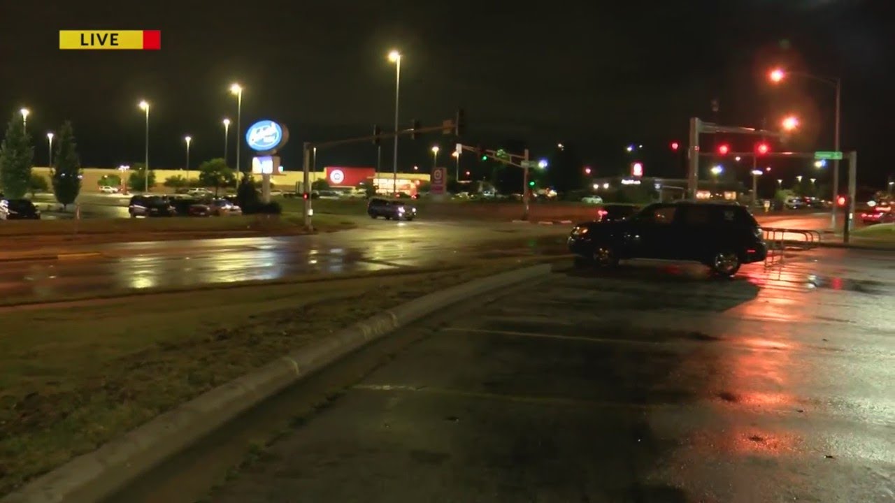 Flash flooding closes road, stalls cars in Springfield - YouTube