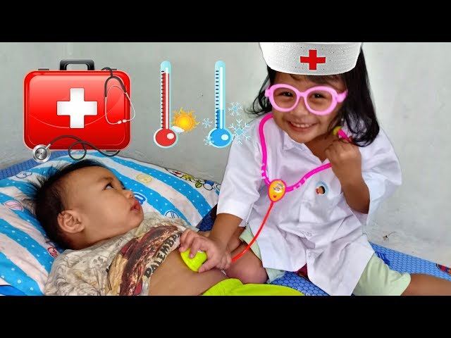 Drama Pasien Lucu Imunisasi 💞 Drama Anak Lucu Main Dokter Dokteran Ambulance 💞 RISKA INCESS class=