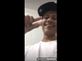 Mc Gui tomando banho pelado