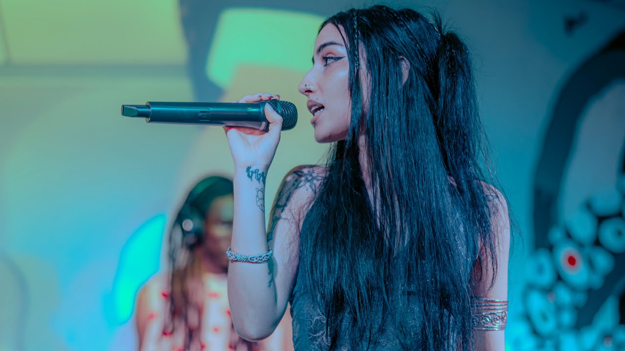 Rezza- bratz show live at the bridge - YouTube