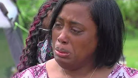 Dreasjon Reed's mother gets emotional as she descr...