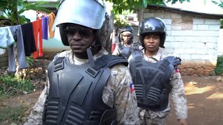 Уличные банды против. Полиция | Буэнос-Айрес, Гаити