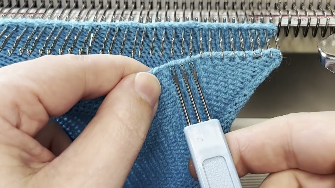 Joining different knitwear seams by Knitting Machine