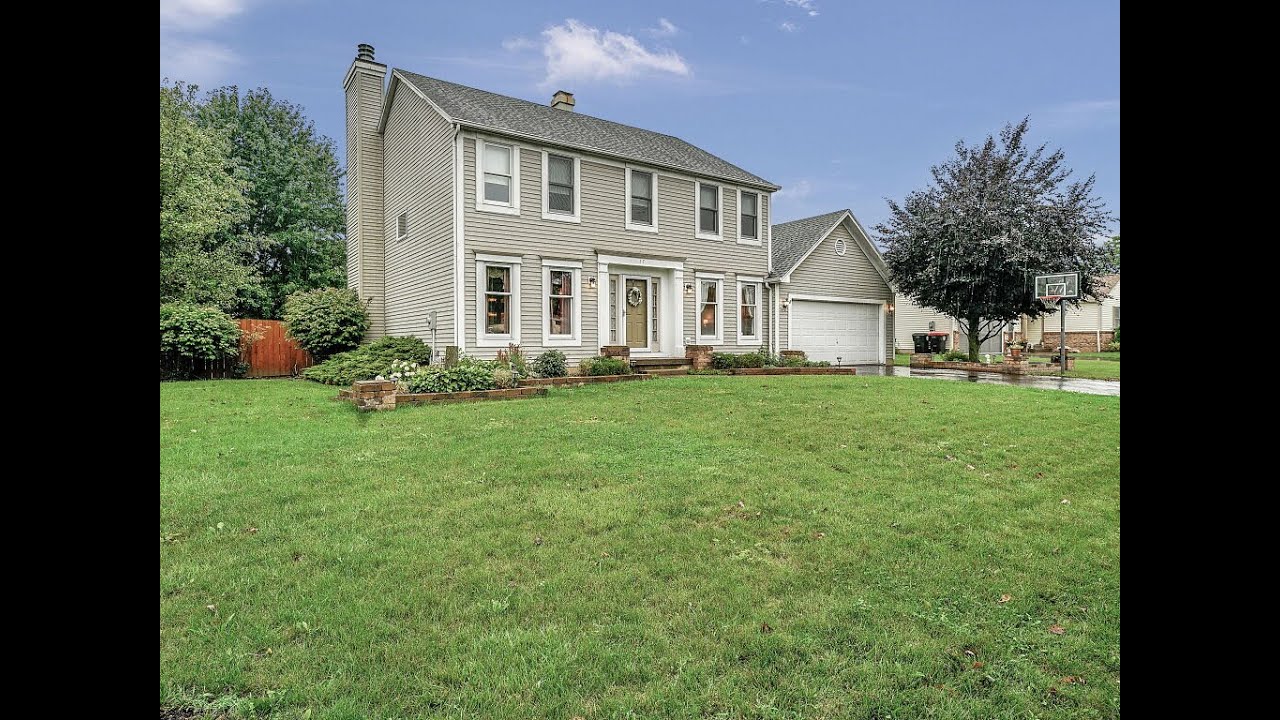 Single Family For Sale - 27 Old Post Road, Lancaster, NY 14086