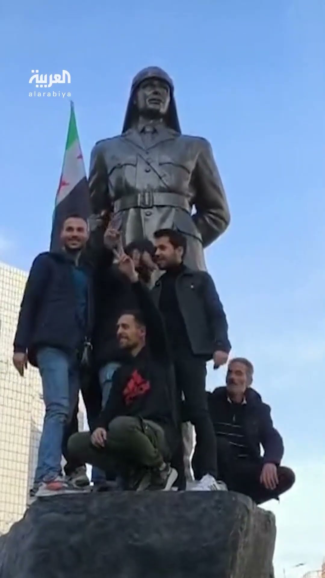 الصحافية صفاء مكنا: المصارف تفتح أبواها في دمشق وشركات الصرافة تعود للعمل