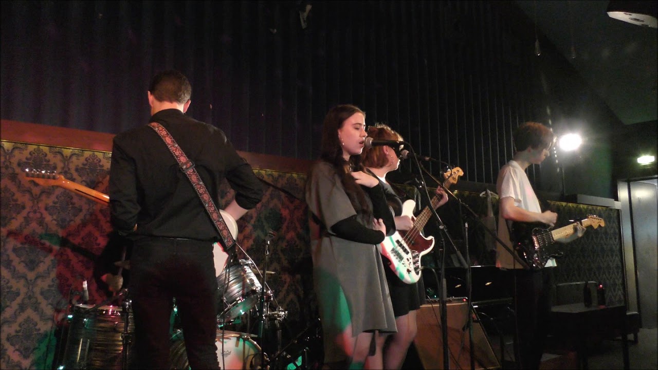 Agent blå -  (Don't) Talk to Strangers (Hit The North)