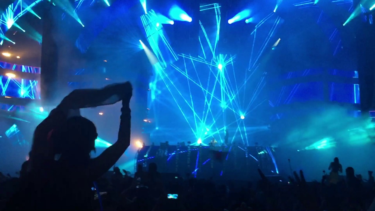 Tiësto & Kshmr - ID (Ultra Music Festival Miami 2017 New Exclusive)