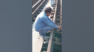 Versine measurement in  Straight track (over Bridge)