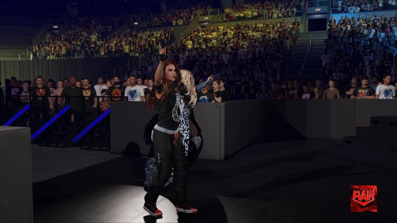 6 lady tag team match