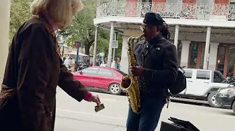 Fly Me to the Moon - Carl Marcelin @Café  du Monde