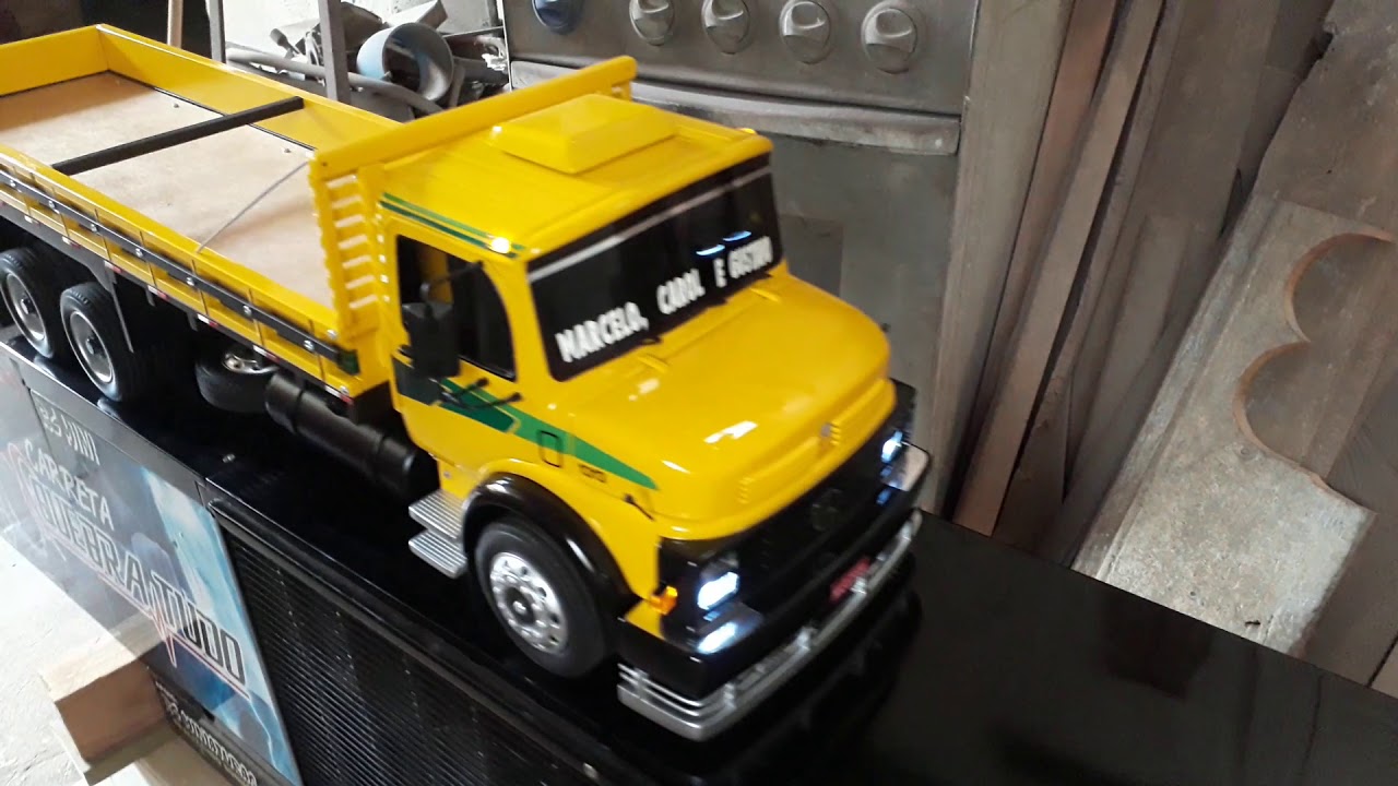 MINIATURA MERCEDES 1313 CARGA SECA