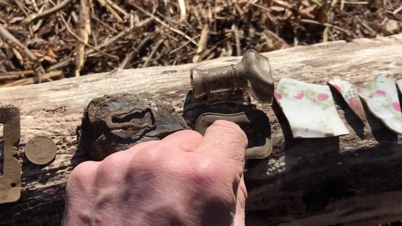 Episode 25: Metal detecting hunt of a old 1700s homestead - YouTube