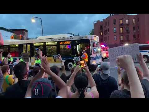 Moment Bus Driver Refused To Help US Police To Drive Arrested Protesters To Station