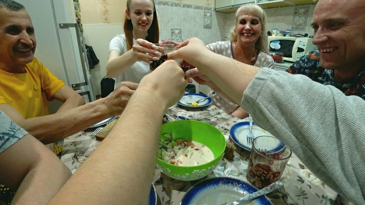 Гулять так ГУЛЯТЬ! Пошли в РАЗНОС, пришлось открыть 3 бутылку) ВЕСЕЛО ...