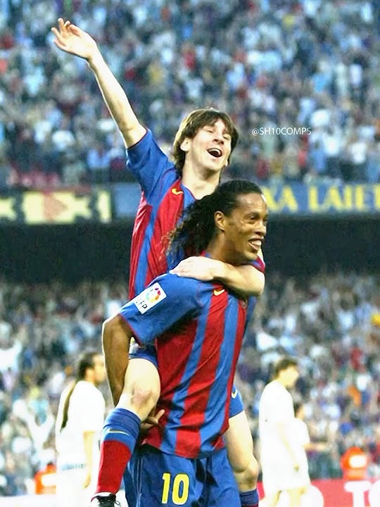 Messi & Ronaldinho Friendship 😍