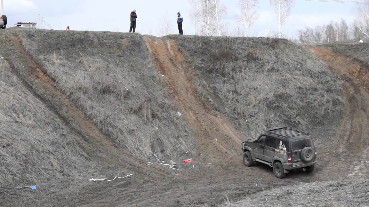 Машина сломалась колесо