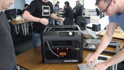 MakerBot Replicator 5th Gen unboxing