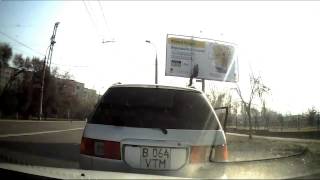ДТП Прикол Авария девушки на видеорегистратор в Алматы ТП за рулем Autowoman Funny crash!1202