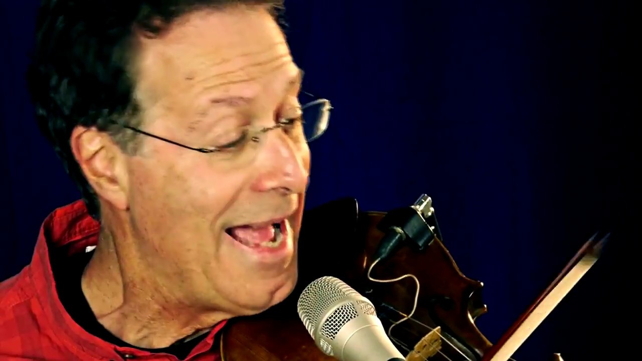 HELT ONCALE  Diggy Diggy Lo   Live @ LEFTOVER STUDIO