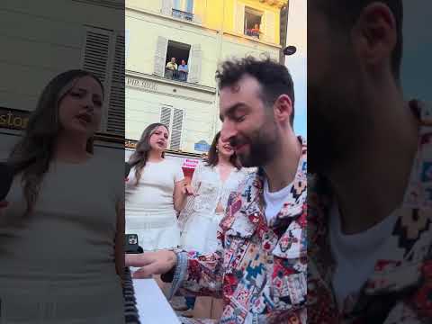 El Flashmob Bohemian Rhapsody Más INCREÍBLE Que Jamás Verás 