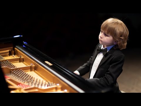 видео: Моцарт концерт No.17 соль мажор/ Елисей Мысин