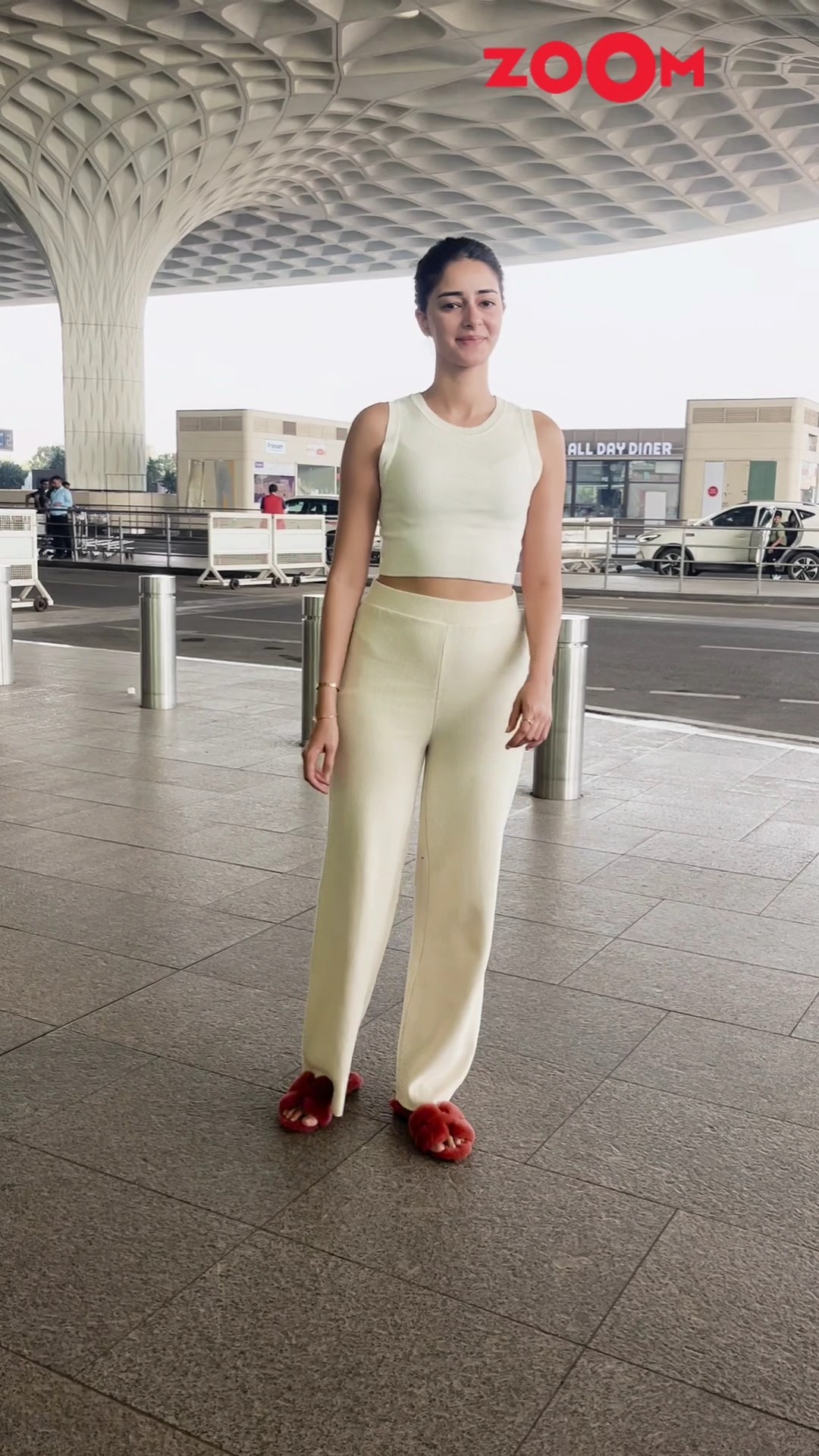 Ananya Panday Impresses with Her Chic White Co-ord Outfit at the Airport ? #ananyapanday #shorts