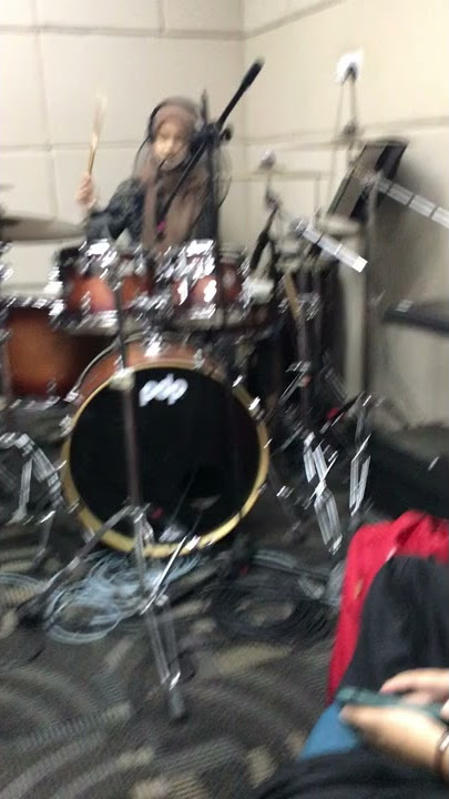 Awek main drum lagu kesal ella padu 😉