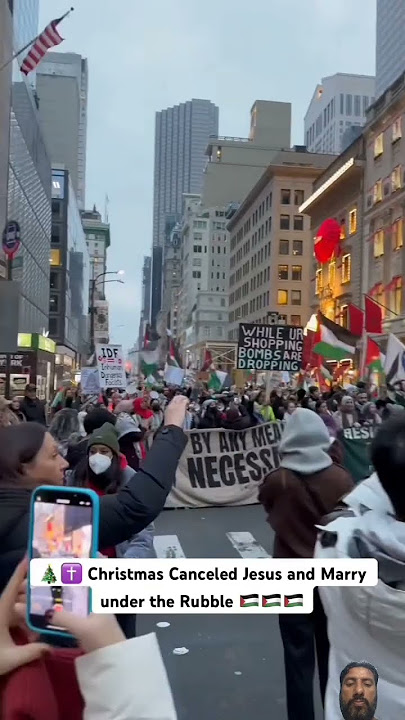 ๐ต๐ธ Jesus and Marry under the rubble carried on Canceled Christmas Pro Palestinian Protest