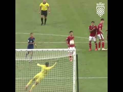 goal tendangan bebas singapura ke gawang Indonesia semifinal leg ke 2