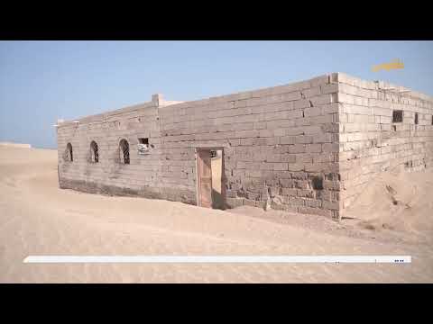الرمال الصحراوية تدفن 74 منزلا في قرية يختل بالمخا... ونزوح بعض الأسر | تقرير: محمد العليمي