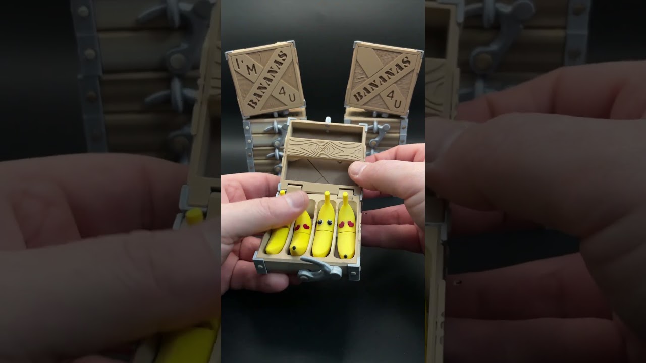 3D Printed Banana Keychain Funny Articulated Collectible Gift! 