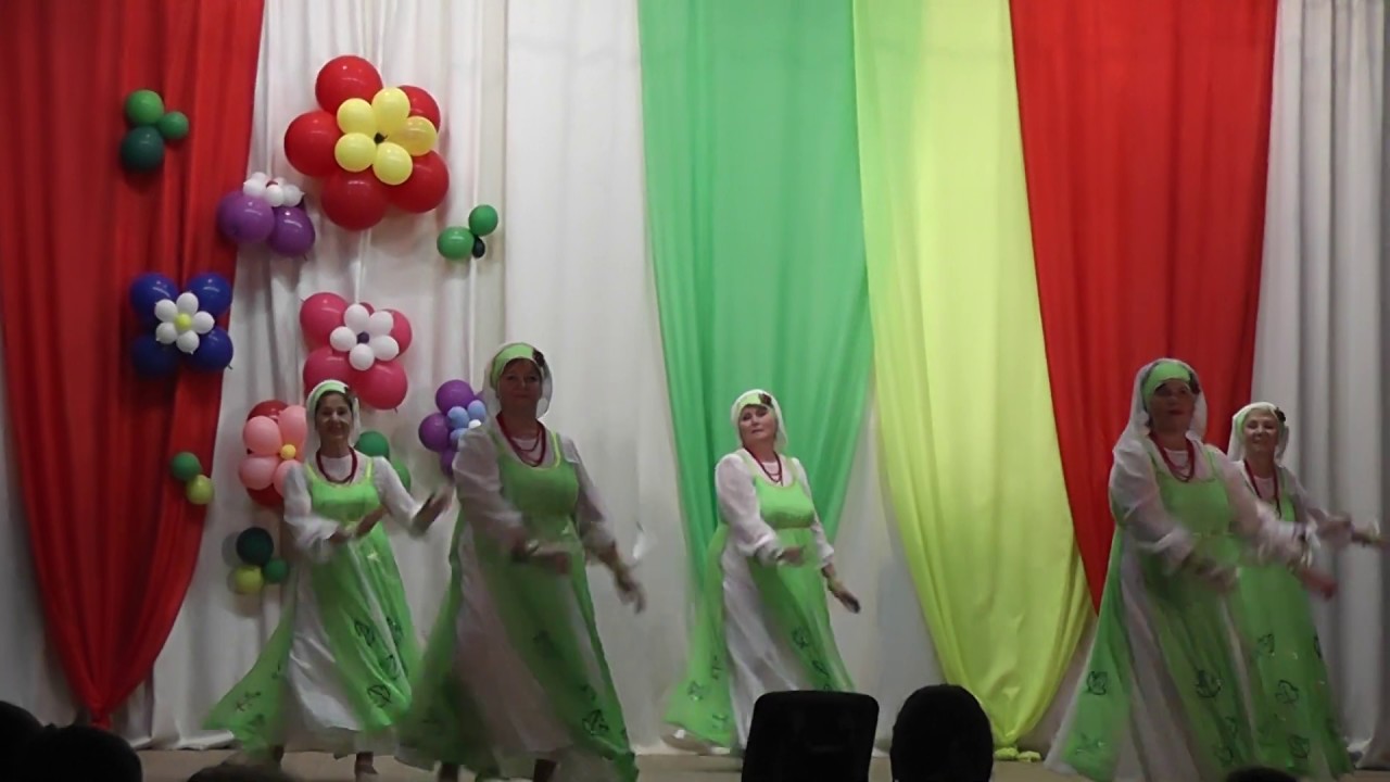 Танцуют взрослые. 