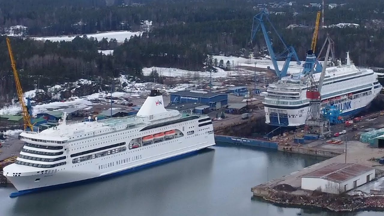 Silja Europa departures Turku in Hard Wind and snowfall  | Tallink Silja  Line - YouTube