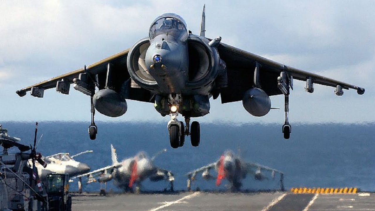 Mission: Destroy Enemy Carrier || Harrier GR.7 Laser Guided Bombs (War ...
