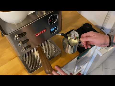 Making a Cappuccino v1.0 - Lelit PL91T Victoria - ThingsFromLife