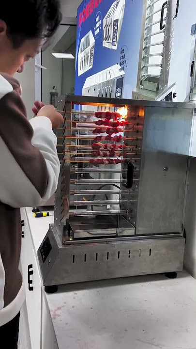 This vertical, smokeless rotating barbecue grill cooks one grill every four minutes😉