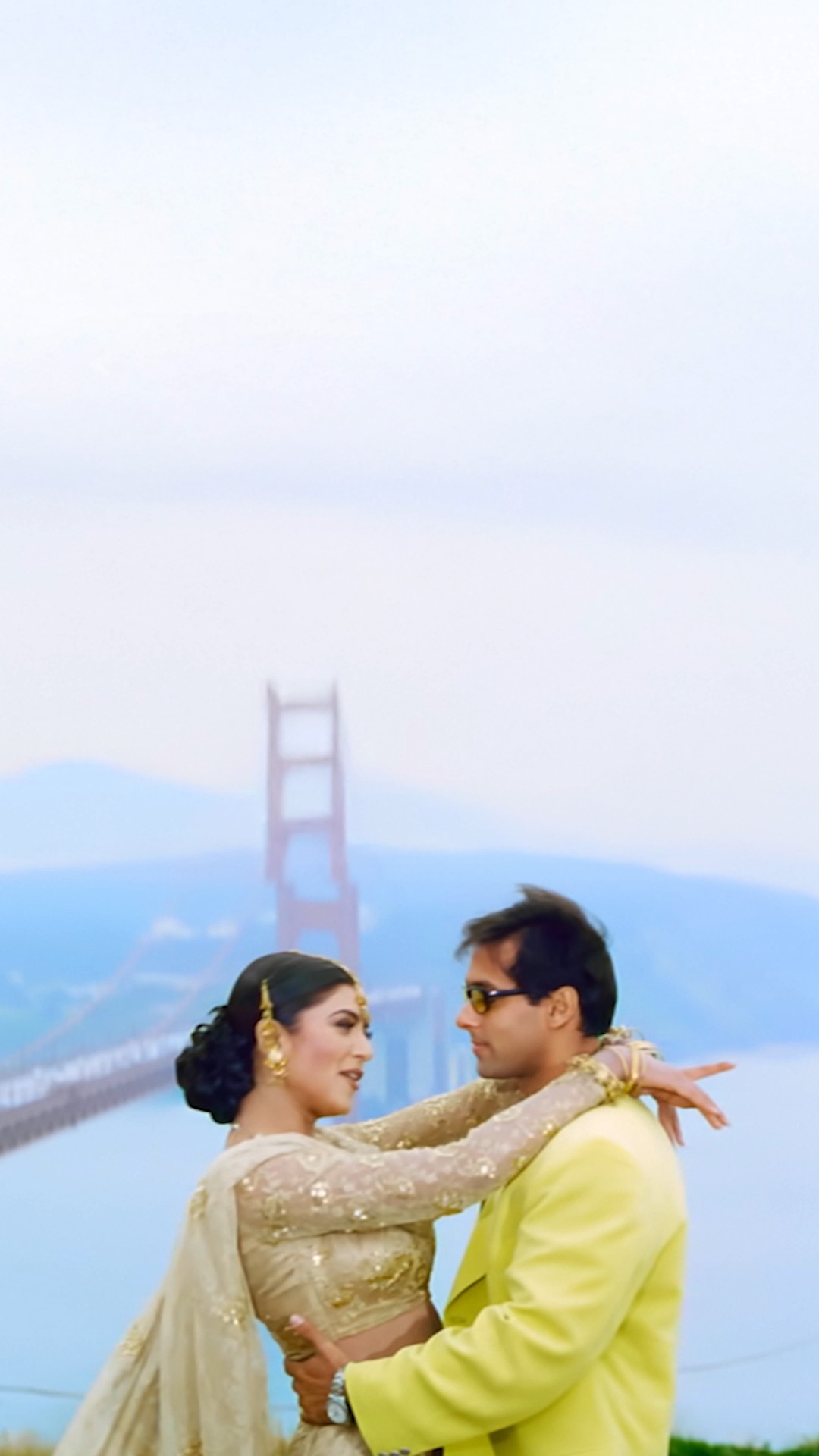 Because no Bollywood playlist is complete without this timeless classic #ChunnariChunnari