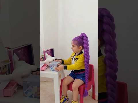 ¡Limpiando la casa con Kpop demon hunters! #shorts