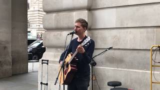 Leonard Cohen, Hallelujah (cover) - busking in the streets of London, UK