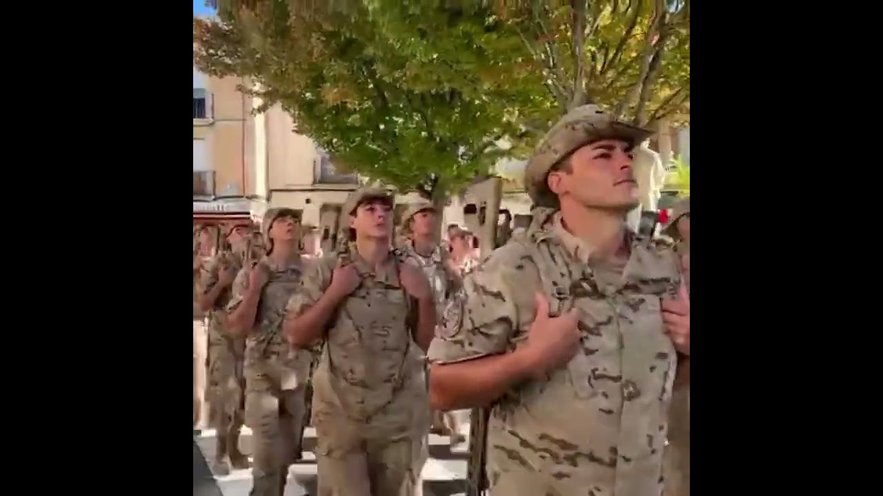 DESFILE DE TROPAS DE LA ACADEMIA BÁSICA DEL AIRE EN BOÑAR